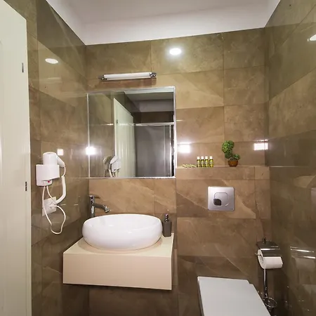 Tako - Hotell Tirana